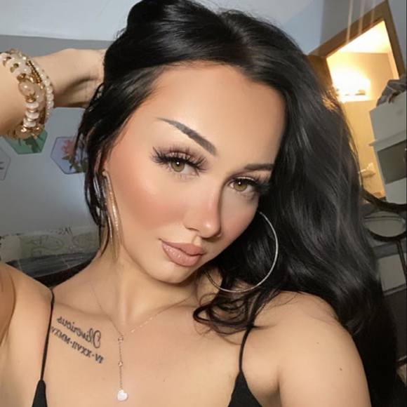 sophia_weller